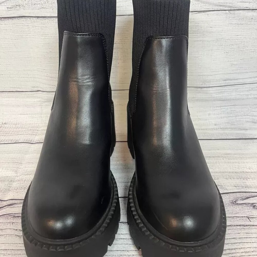 "STEVE MADDEN" WOMEN CHUNKY HEEL THRASH BLACK BOOTIES - SIZE 7 1/2 - NWT